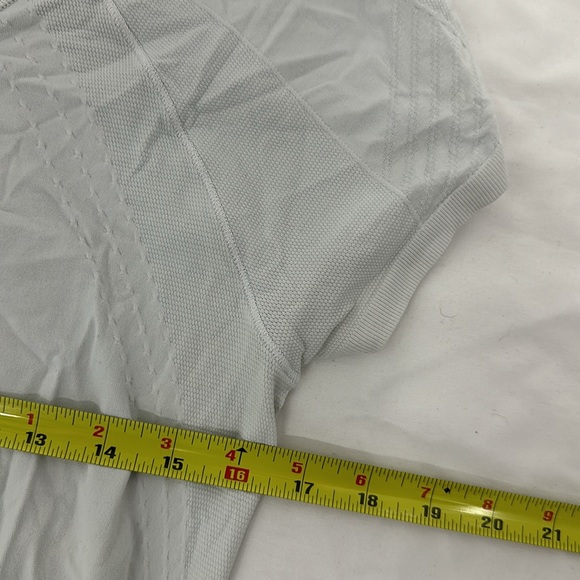 Athleta Wick and Vent Tee Medium - Picture 6 of 7